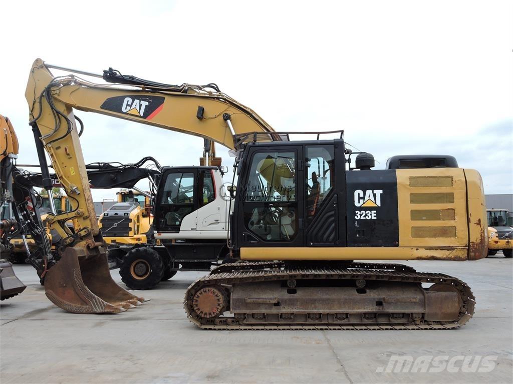 CAT 323EL حفارات زحافة