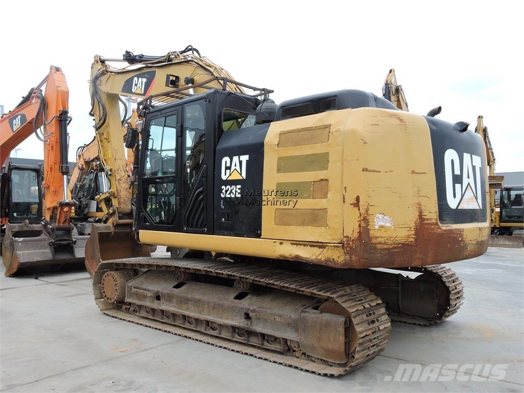 CAT 323EL حفارات زحافة