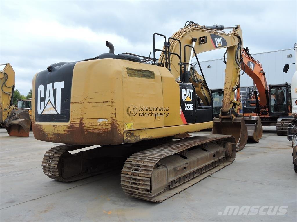 CAT 323EL حفارات زحافة