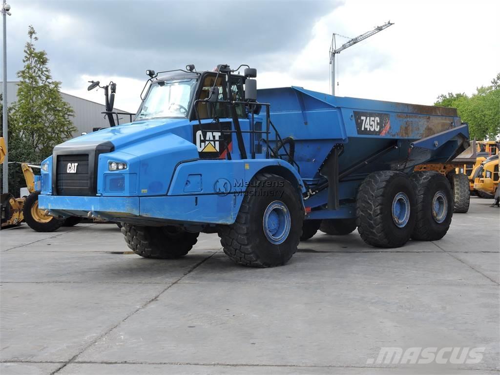 CAT 745C TAILGATE ساحبات مفصلية