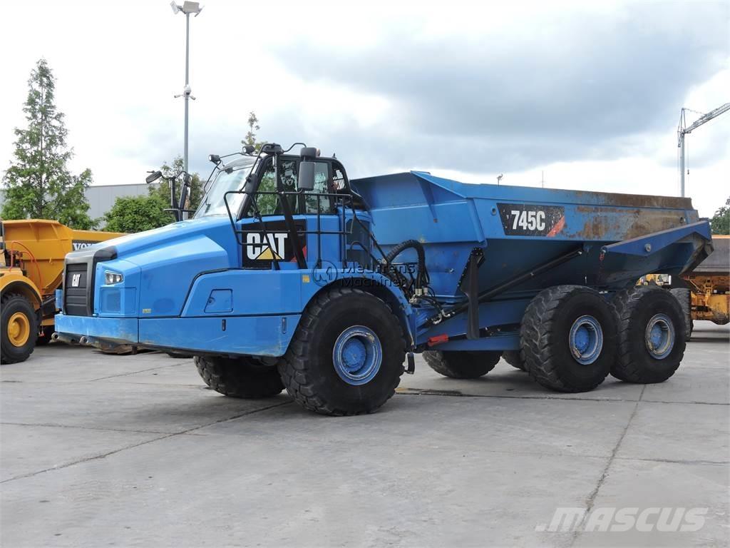 CAT 745C TAILGATE ساحبات مفصلية