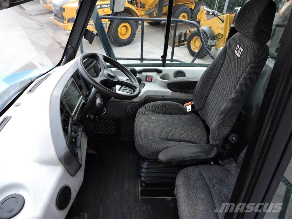 CAT 745C TAILGATE ساحبات مفصلية