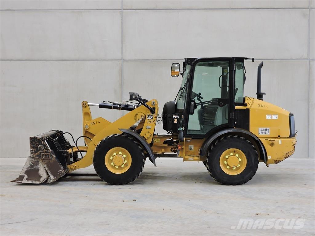 CAT 906M + FORK لوادر بعجل