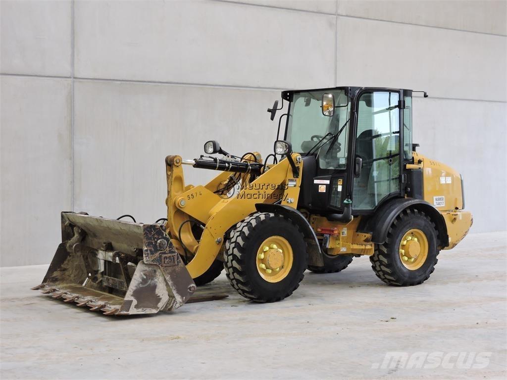 CAT 906M + FORK لوادر بعجل