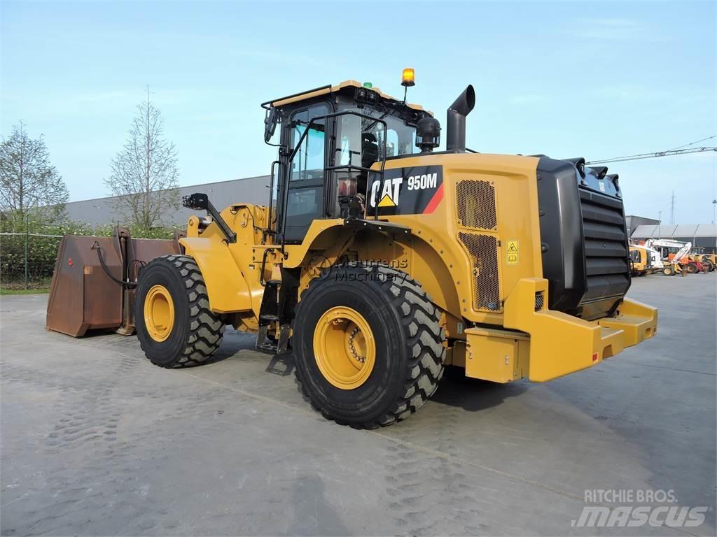 CAT 950M لوادر بعجل