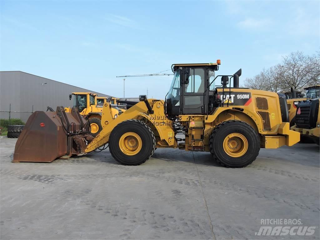 CAT 950M لوادر بعجل