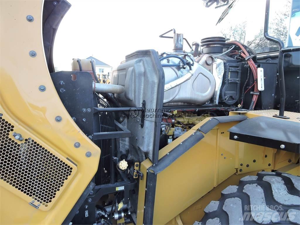 CAT 950M لوادر بعجل