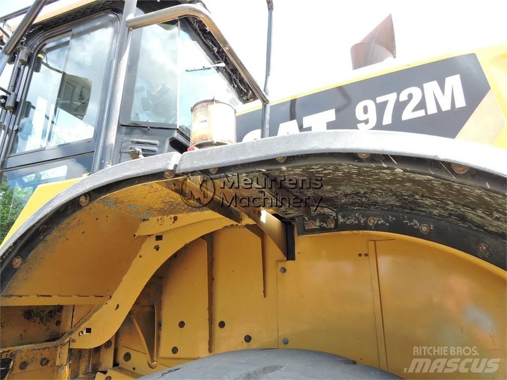 CAT 972M لوادر بعجل