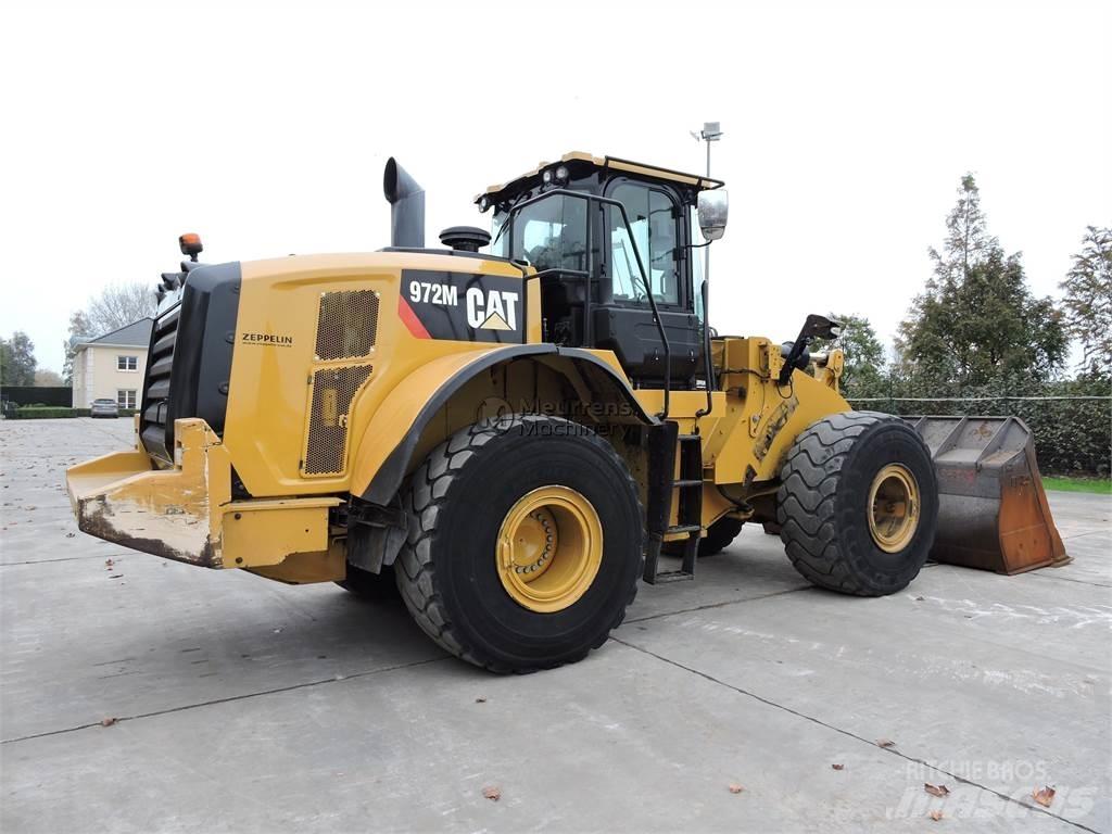 CAT 972M لوادر بعجل