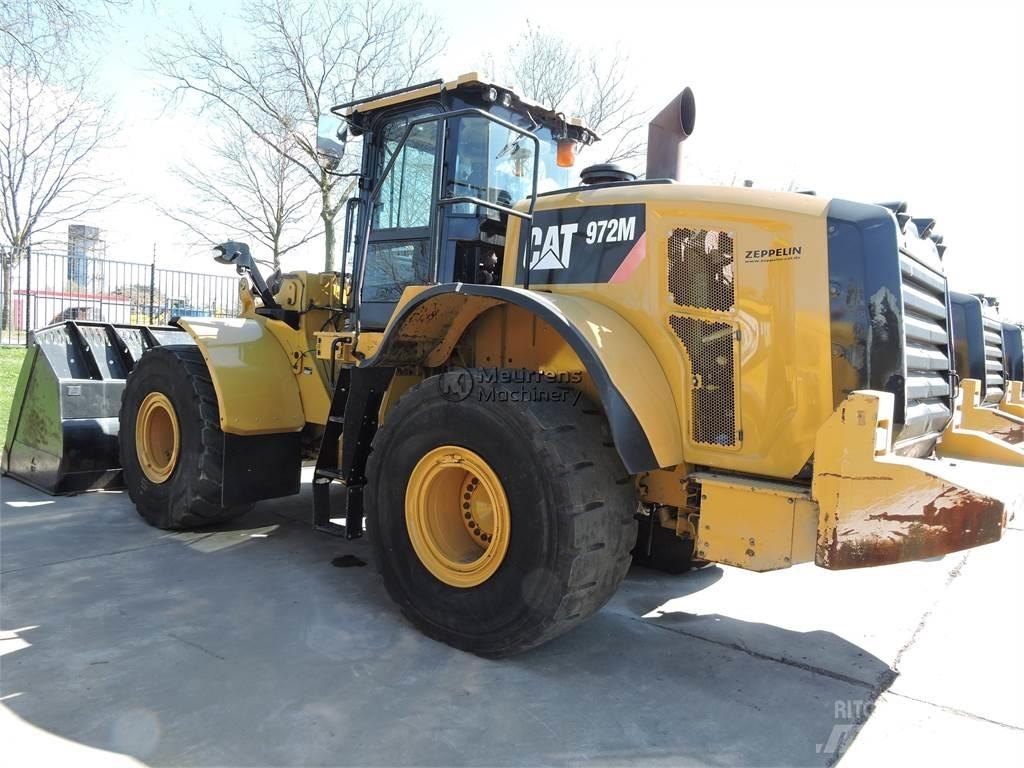 CAT 972M لوادر بعجل