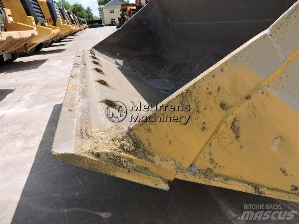 CAT 972M GERMAN لوادر بعجل