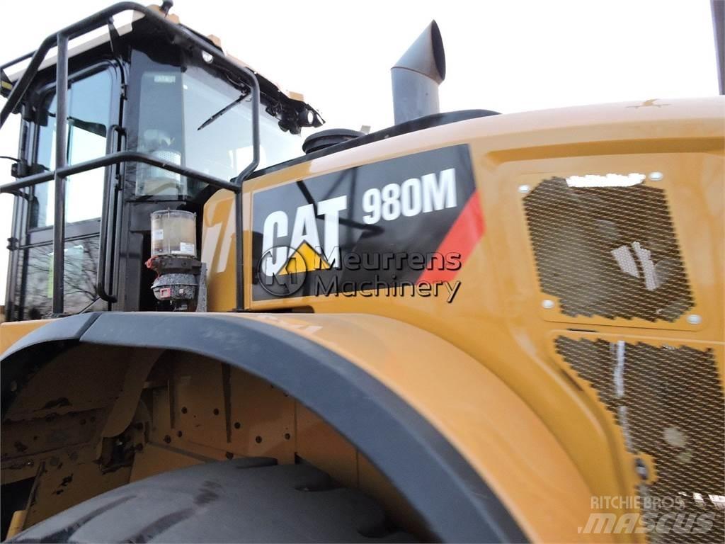 CAT 980M لوادر بعجل