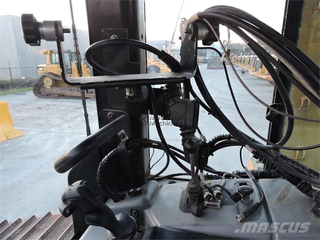 CAT D6NLGP جرارات تسوية