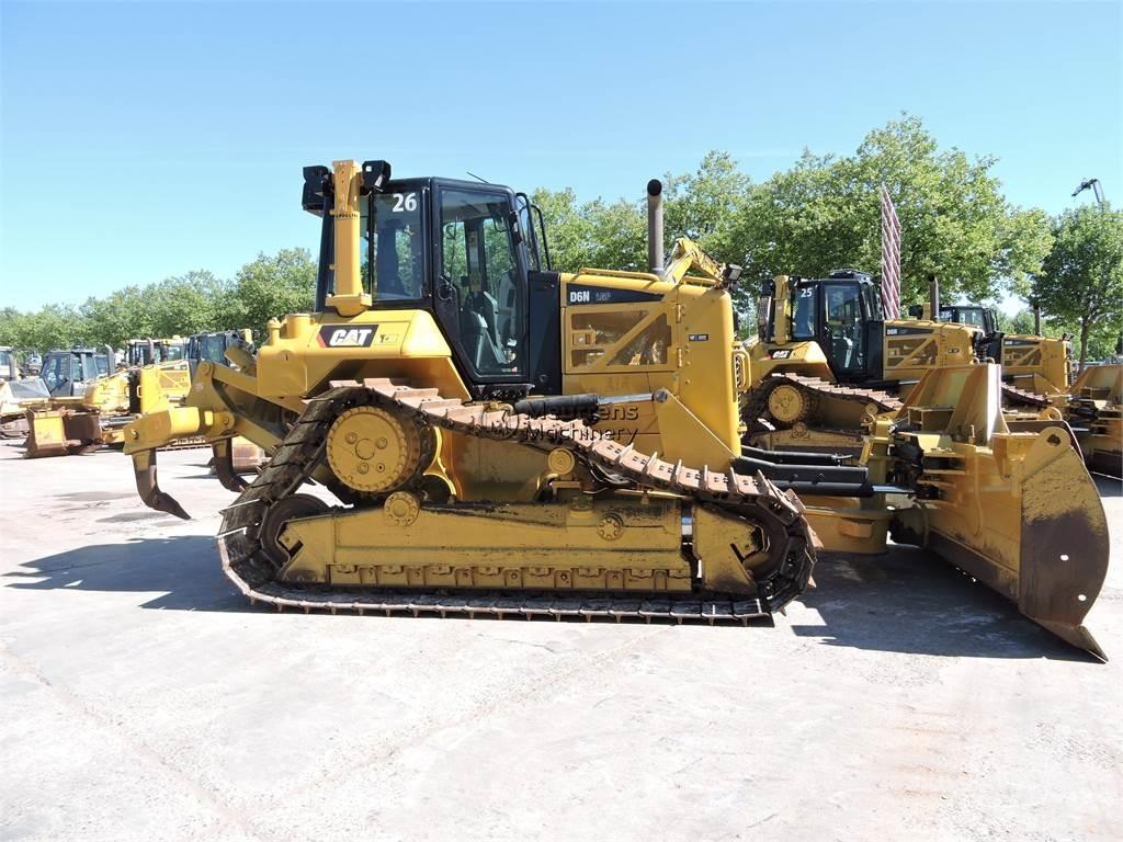 CAT D6NLGP جرارات تسوية