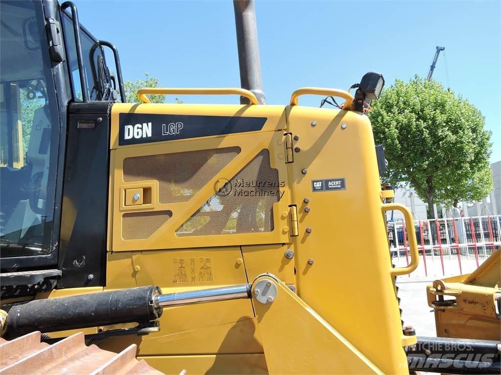 CAT D6NLGP جرارات تسوية