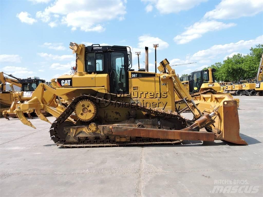 CAT D6TXL جرارات تسوية