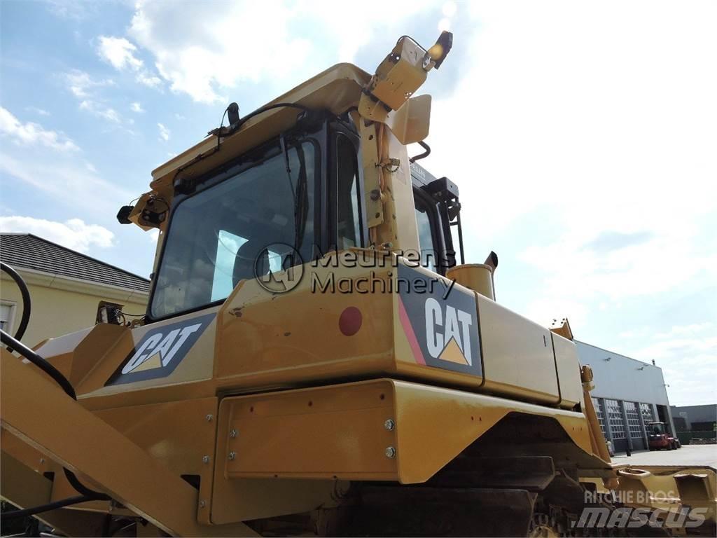CAT D6TXL جرارات تسوية