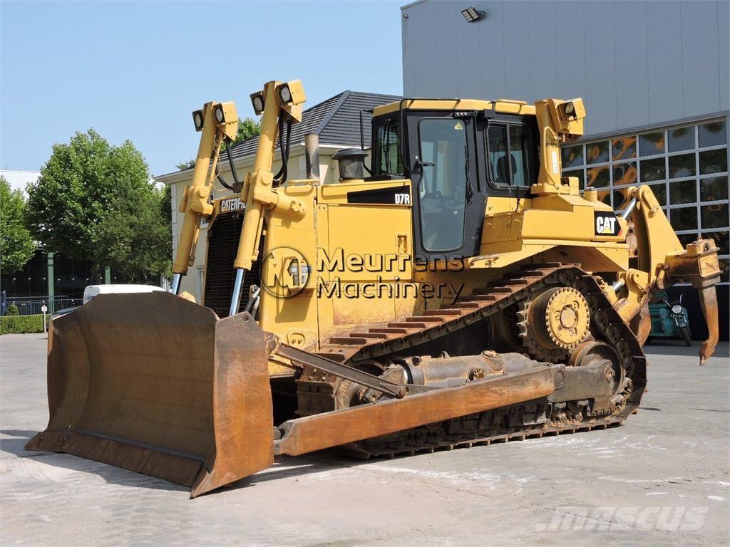 CAT D7R جرارات تسوية