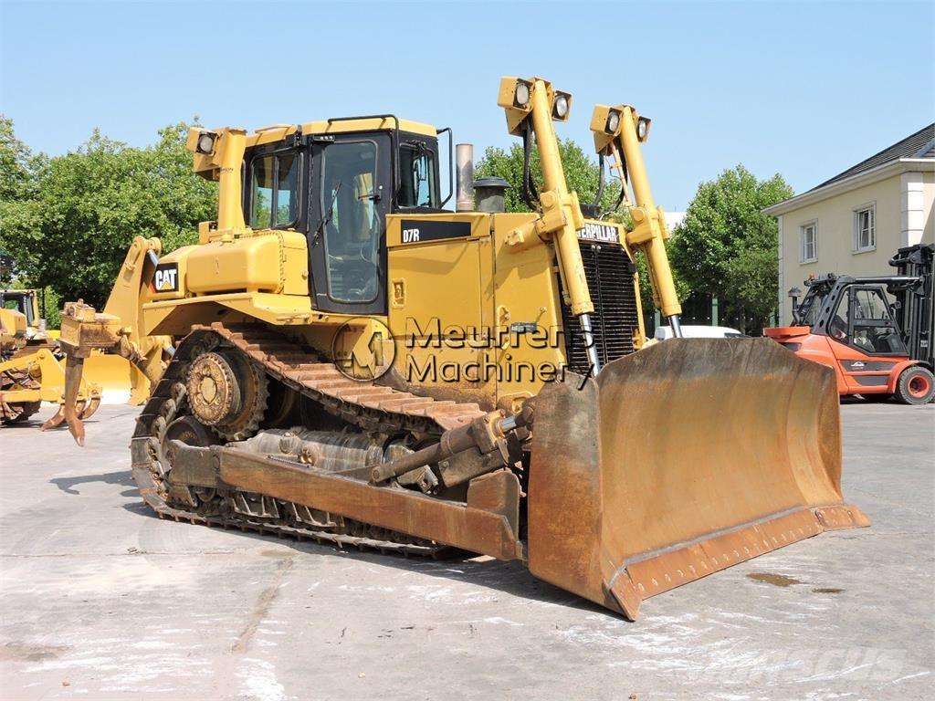 CAT D7R جرارات تسوية