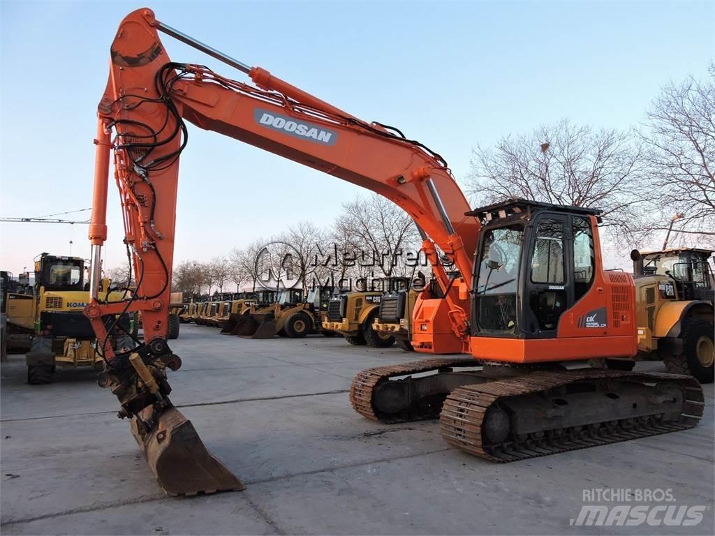 Doosan DX235 حفارات زحافة