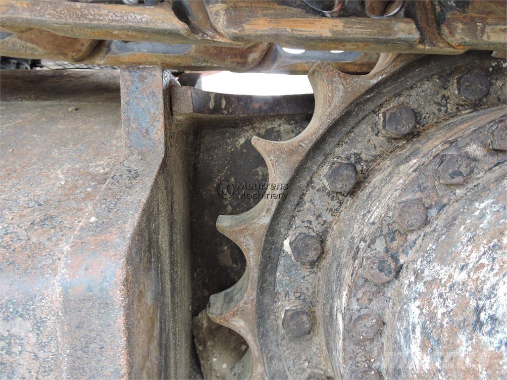 Hitachi ZX225 حفارات زحافة