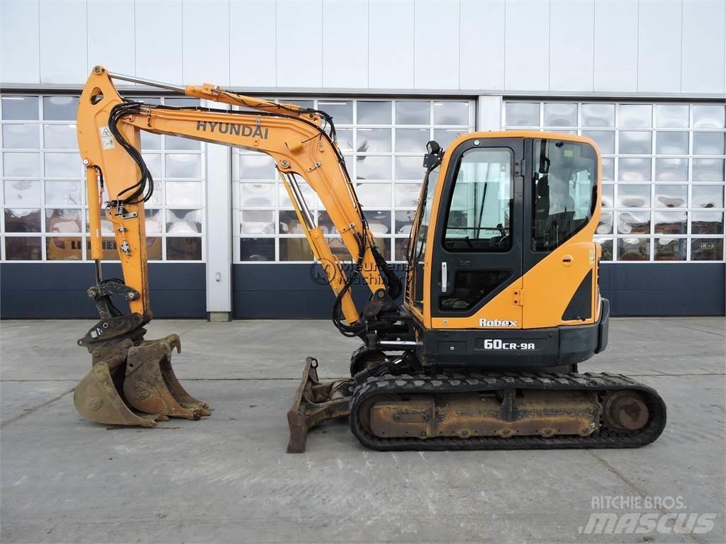 Hyundai R60 أخرى