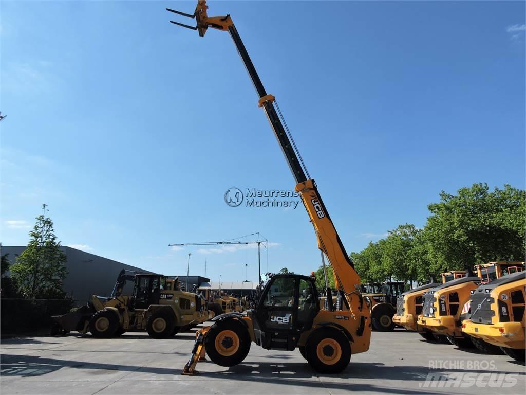 JCB 535-125 مناولات متداخلة