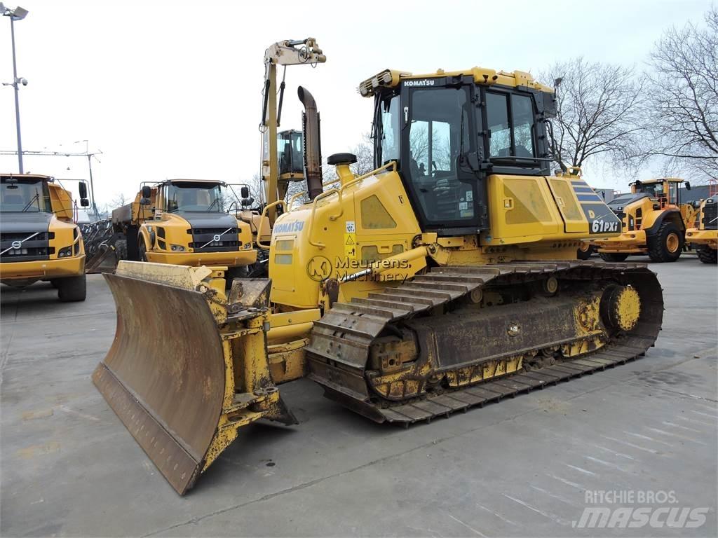 Komatsu D61PXi-23 جرارات تسوية