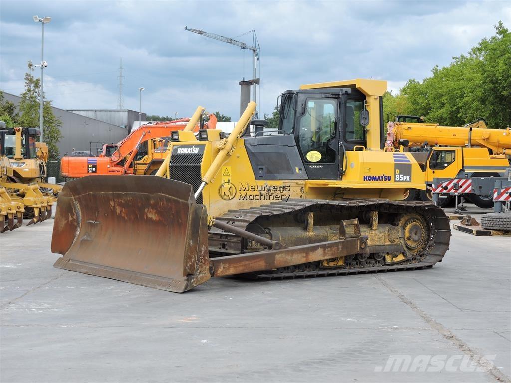 Komatsu D85PX-15 جرارات تسوية