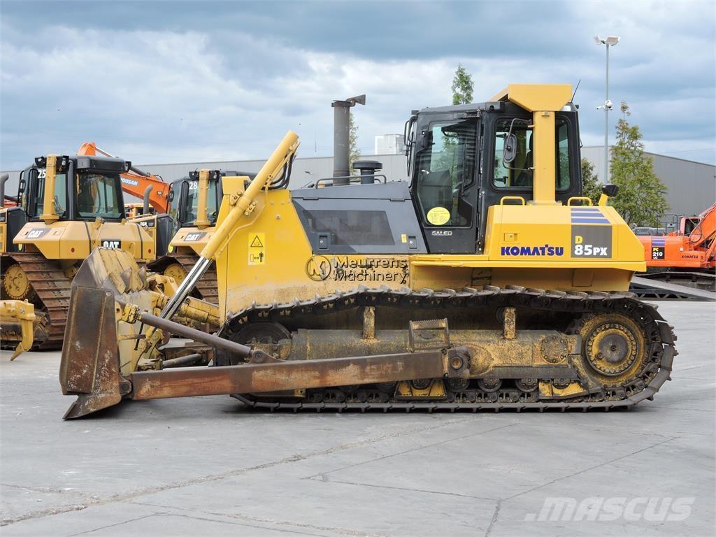 Komatsu D85PX-15 جرارات تسوية