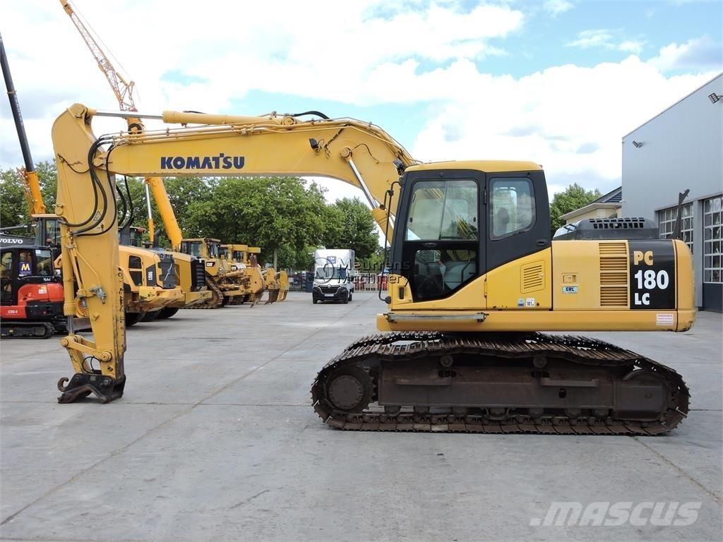 Komatsu PC180LX-7 حفارات زحافة
