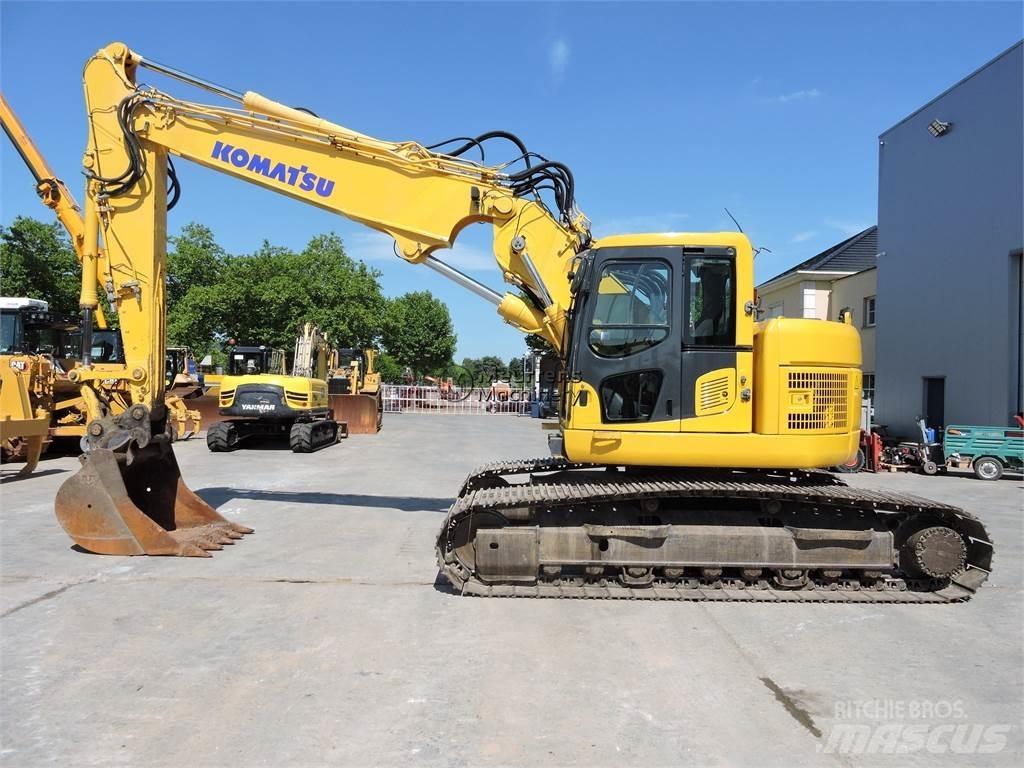 Komatsu PC228 حفارات زحافة
