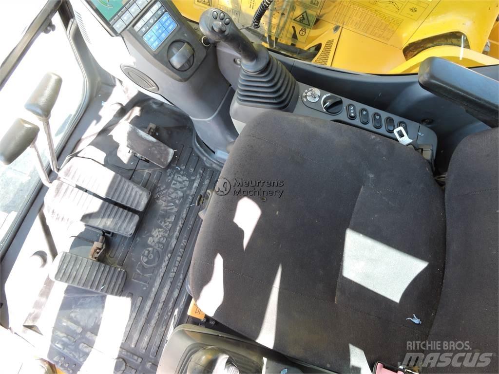 Komatsu PC228 حفارات زحافة