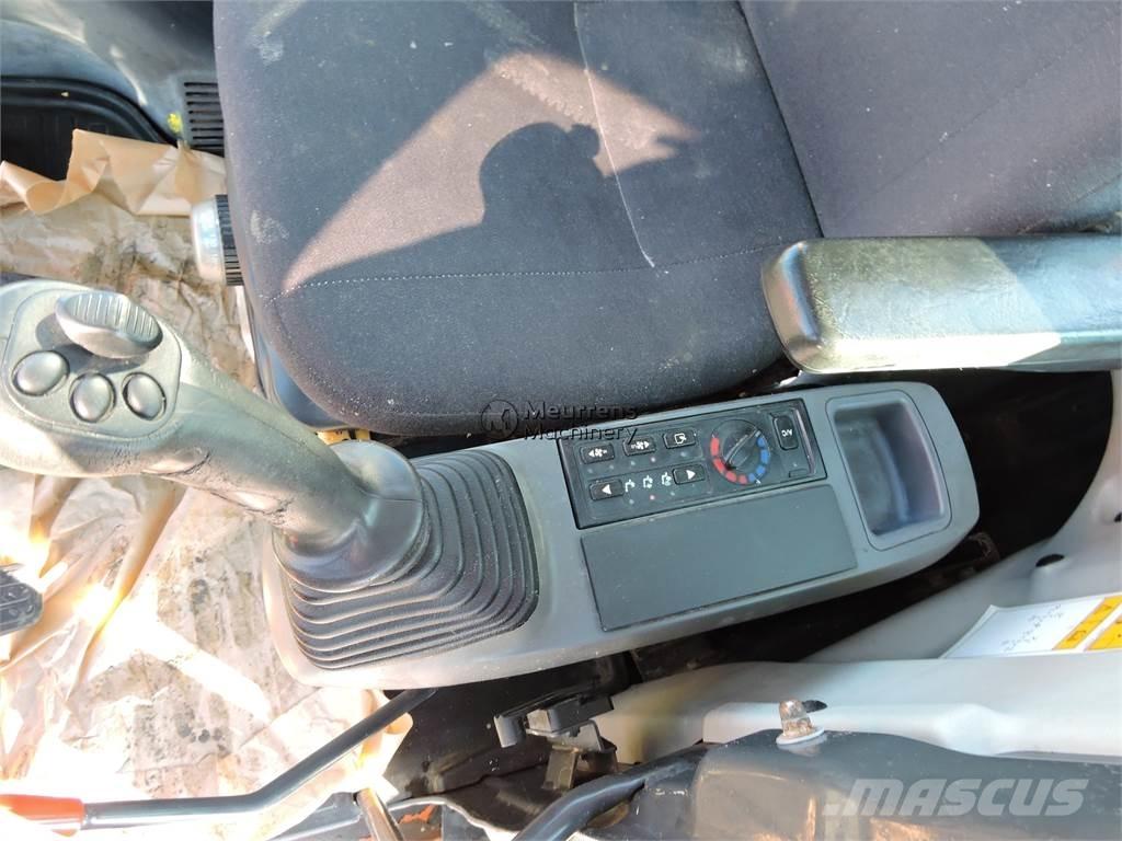 Komatsu PC80 أخرى