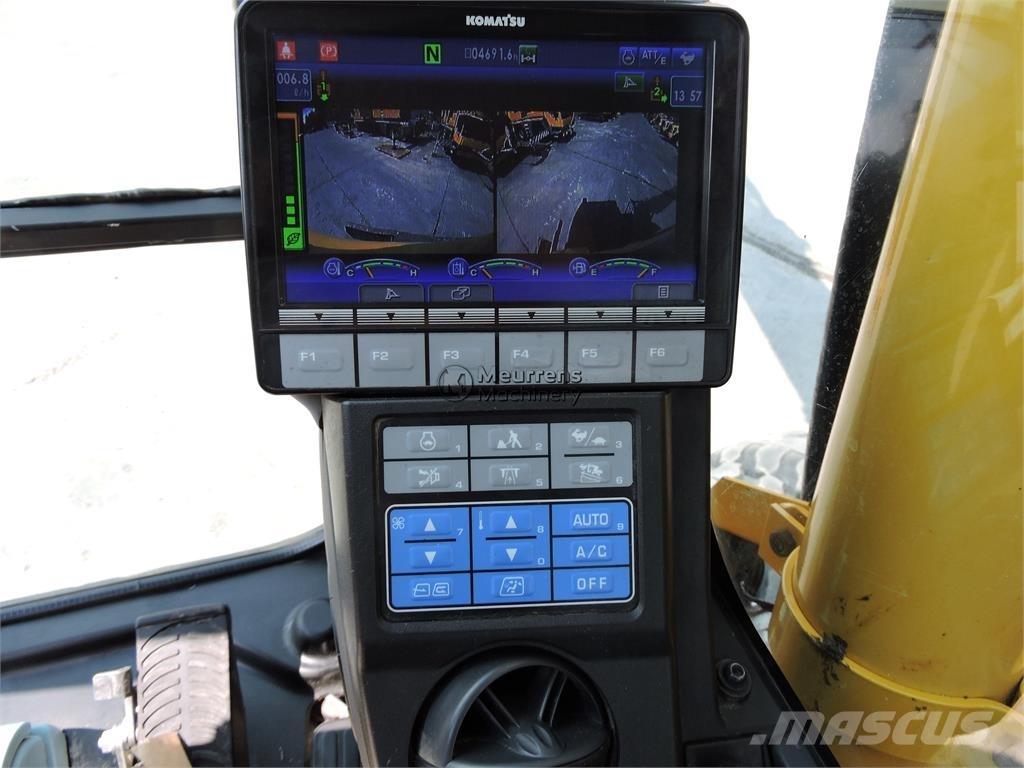 Komatsu PW148 حفارات بعجل