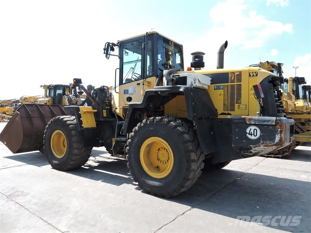 Komatsu WA320 لوادر بعجل
