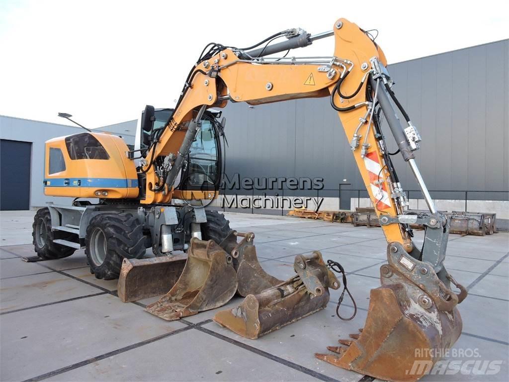 Liebherr A910 حفارات بعجل