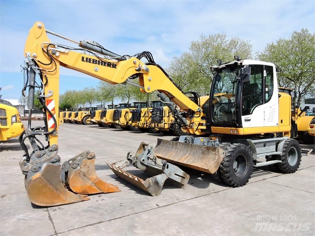 Liebherr A910 حفارات بعجل