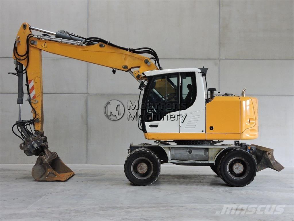 Liebherr A918 حفارات بعجل