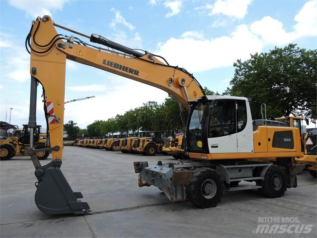 Liebherr A924 حفارات بعجل