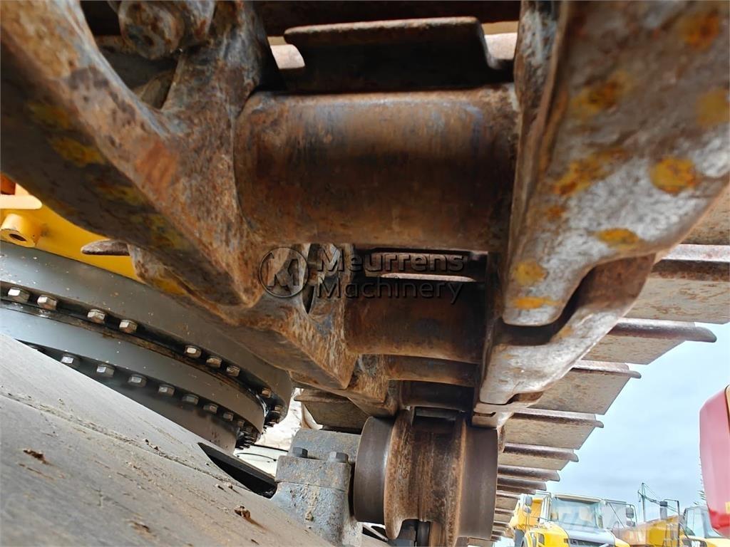 Liebherr R936 NLC حفارات زحافة