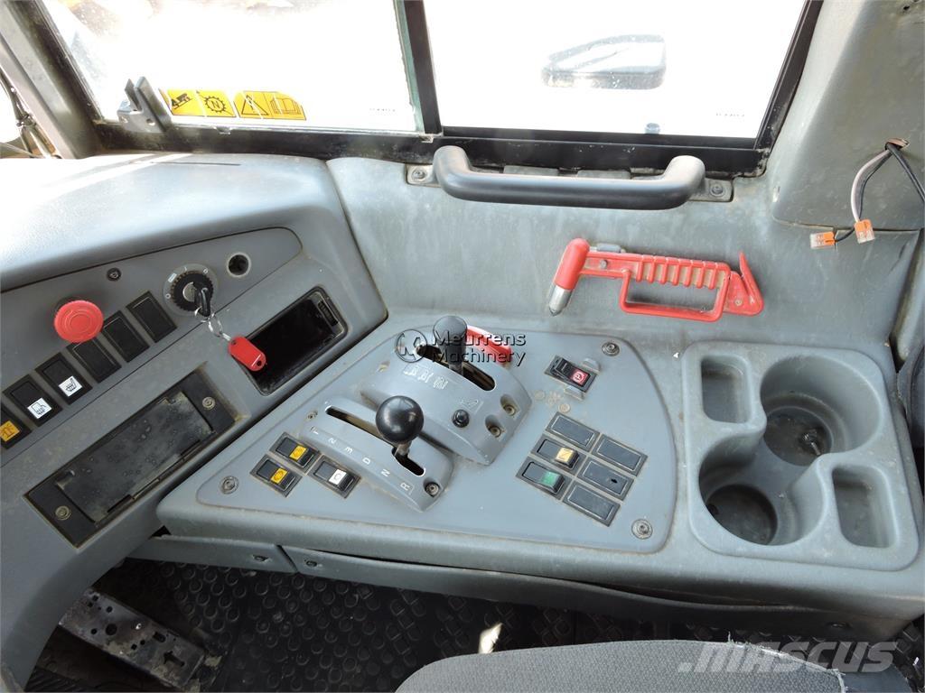 Volvo A25E ساحبات مفصلية