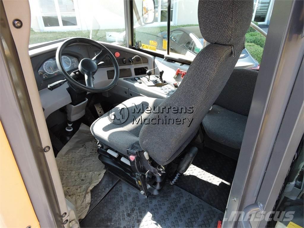 Volvo A25F ساحبات مفصلية