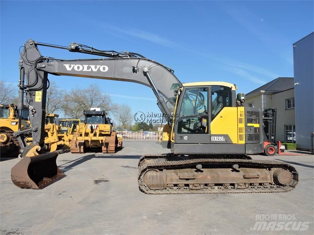 Volvo ECR235EL حفارات زحافة