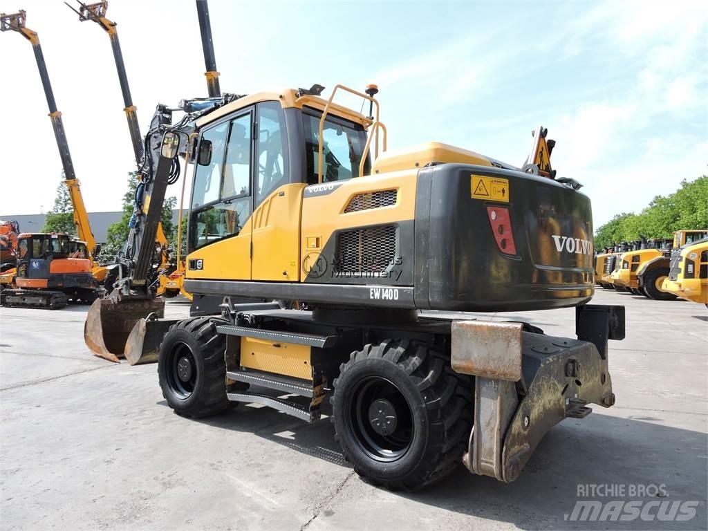Volvo EW140D حفارات بعجل