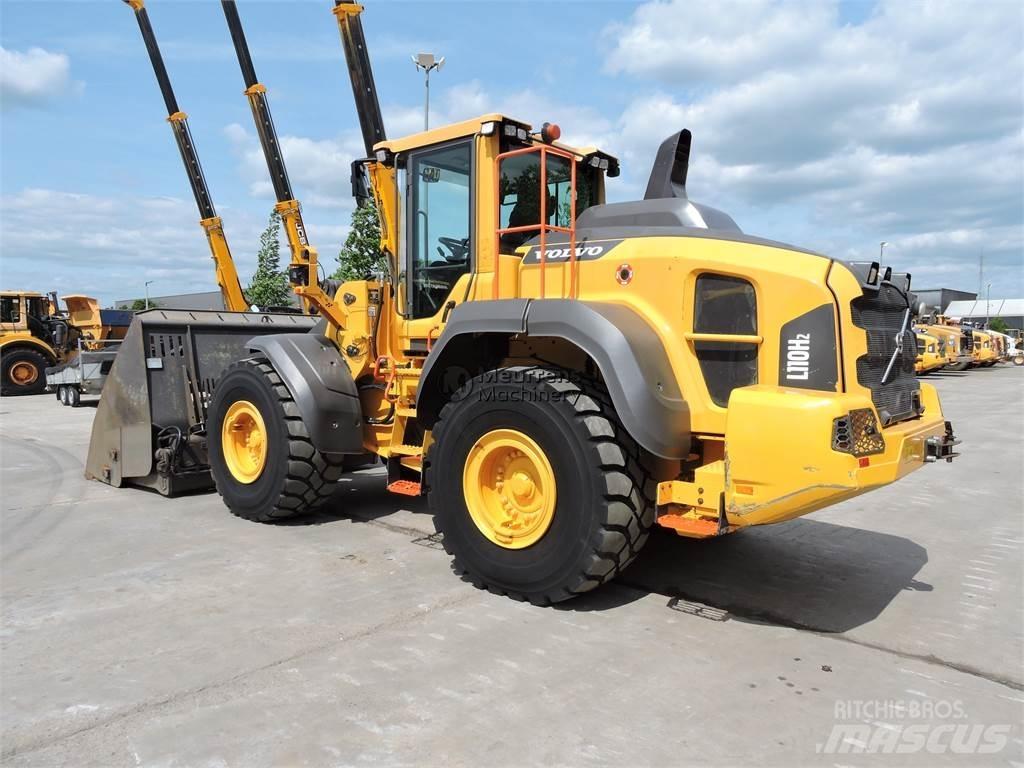 Volvo L110H لوادر بعجل