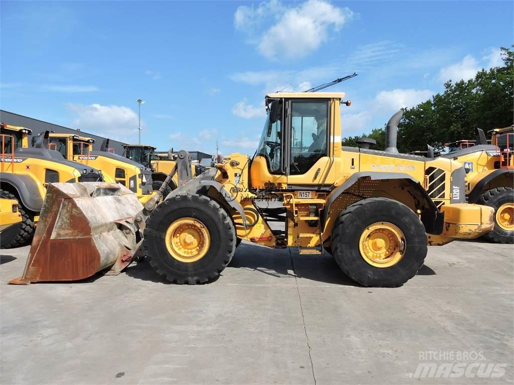 Volvo L120F لوادر بعجل
