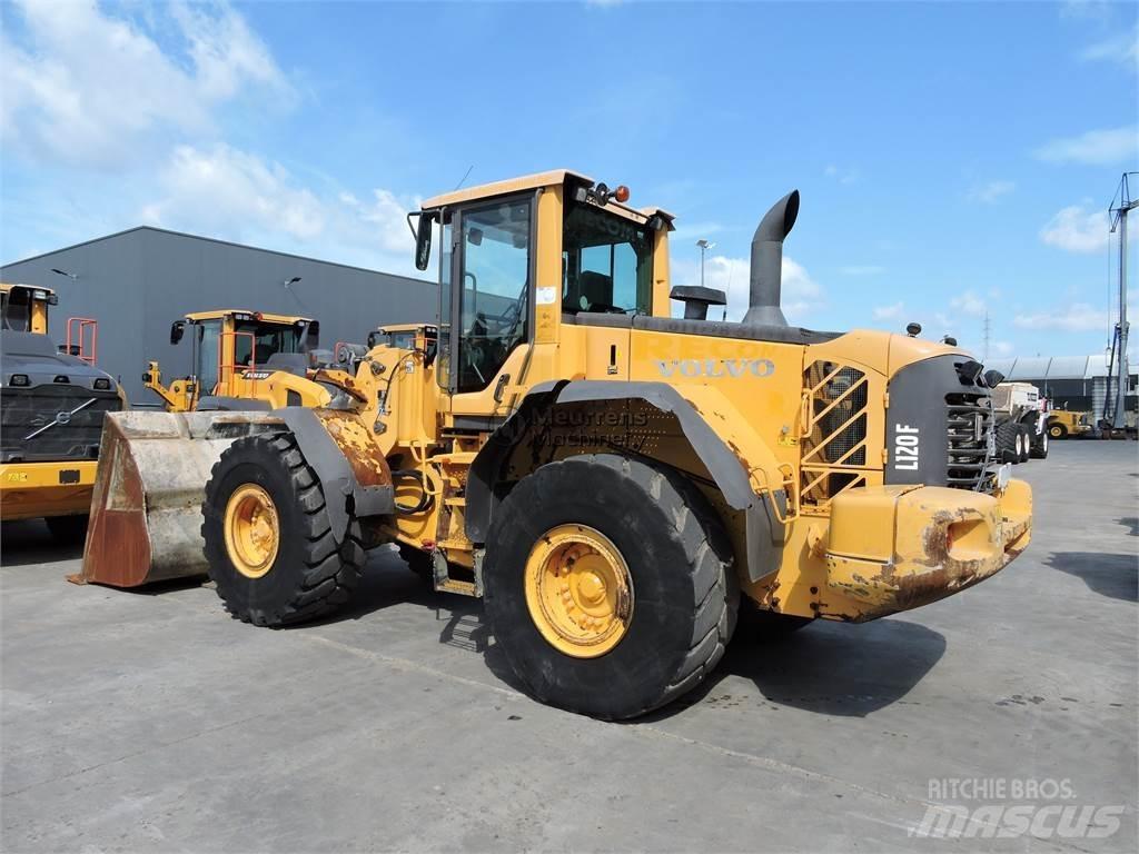 Volvo L120F لوادر بعجل
