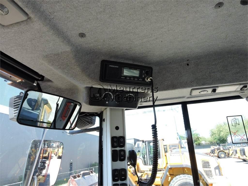 Volvo L120H لوادر بعجل