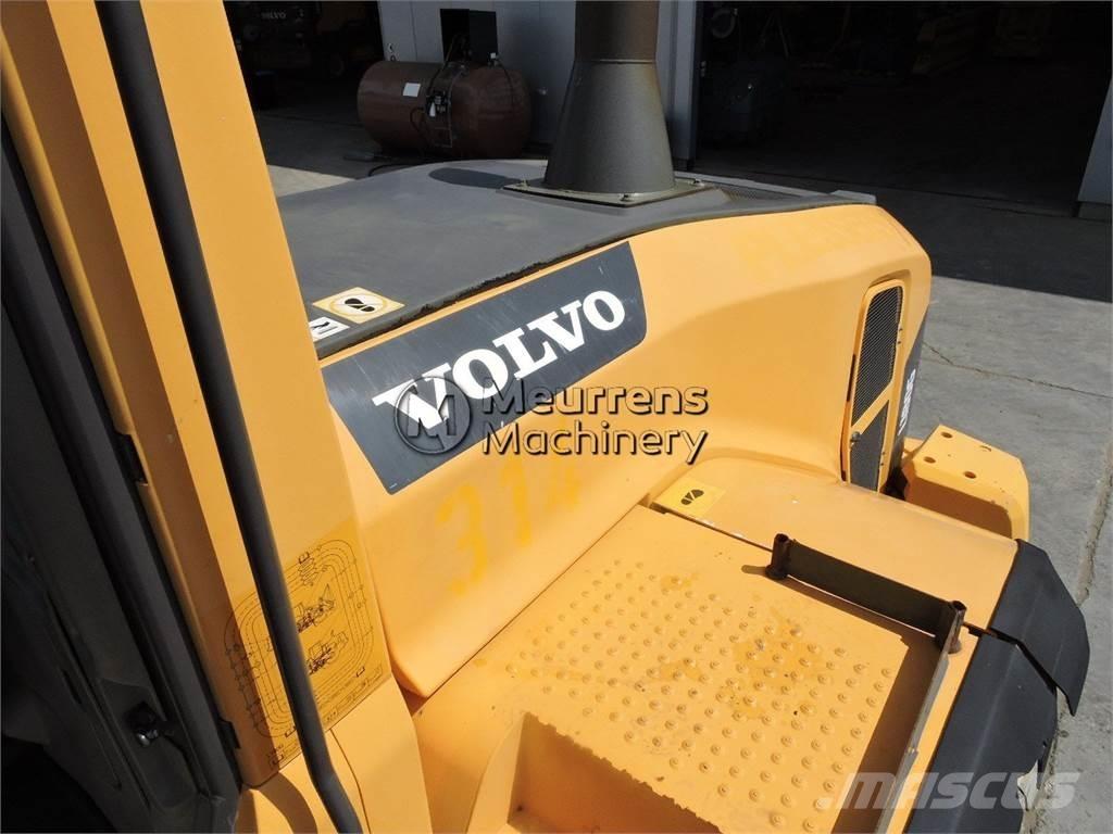 Volvo L180G لوادر بعجل